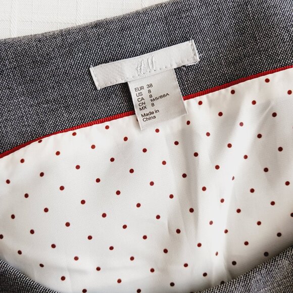 H&M Grey Fit & Flair Scoop Neck Dress Burgundy Polka Dot Lining Size 8 - Picture 9 of 14